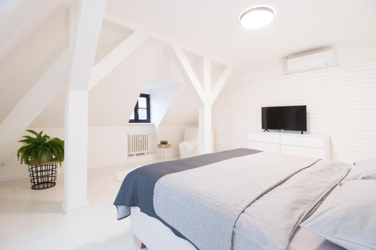 Апартаменты U Zlate Hvezdy Apartman Broggio Литомержице Экстерьер фото